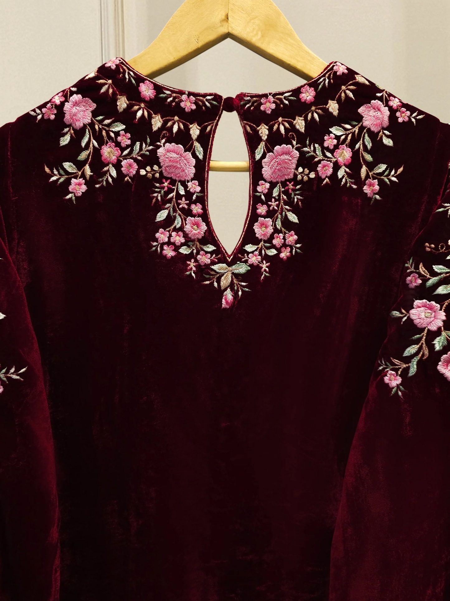 Agha Noor 3 Piece-Velvet Embroidered Suit S112849