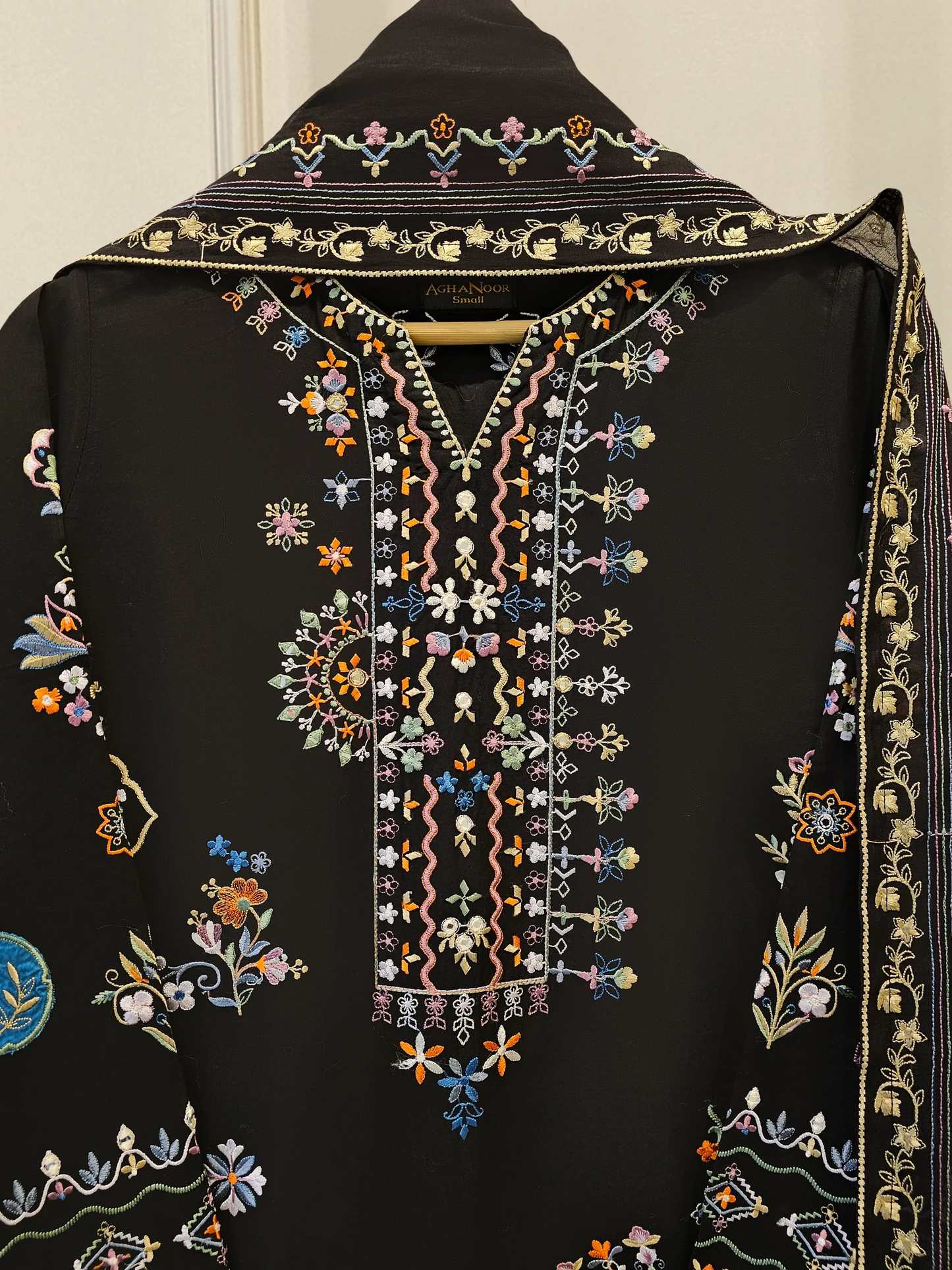 Agha Noor 3 Piece - Embroidered Lawn Suit S111967