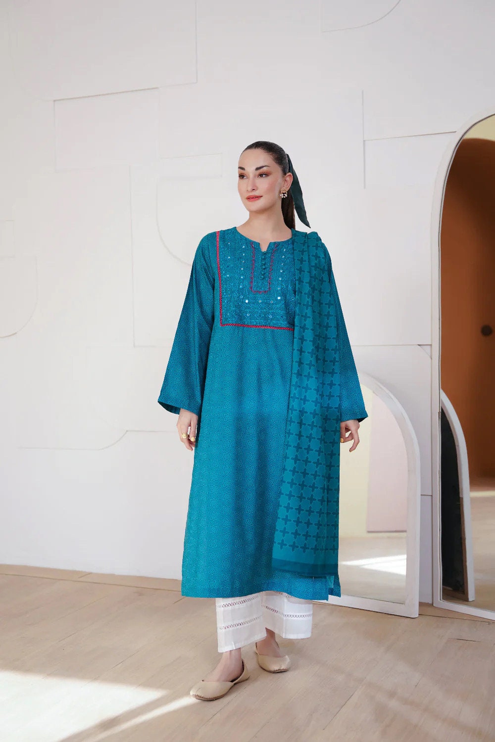 Agha Noor 2 Piece Lawn Shirt & Dupatta