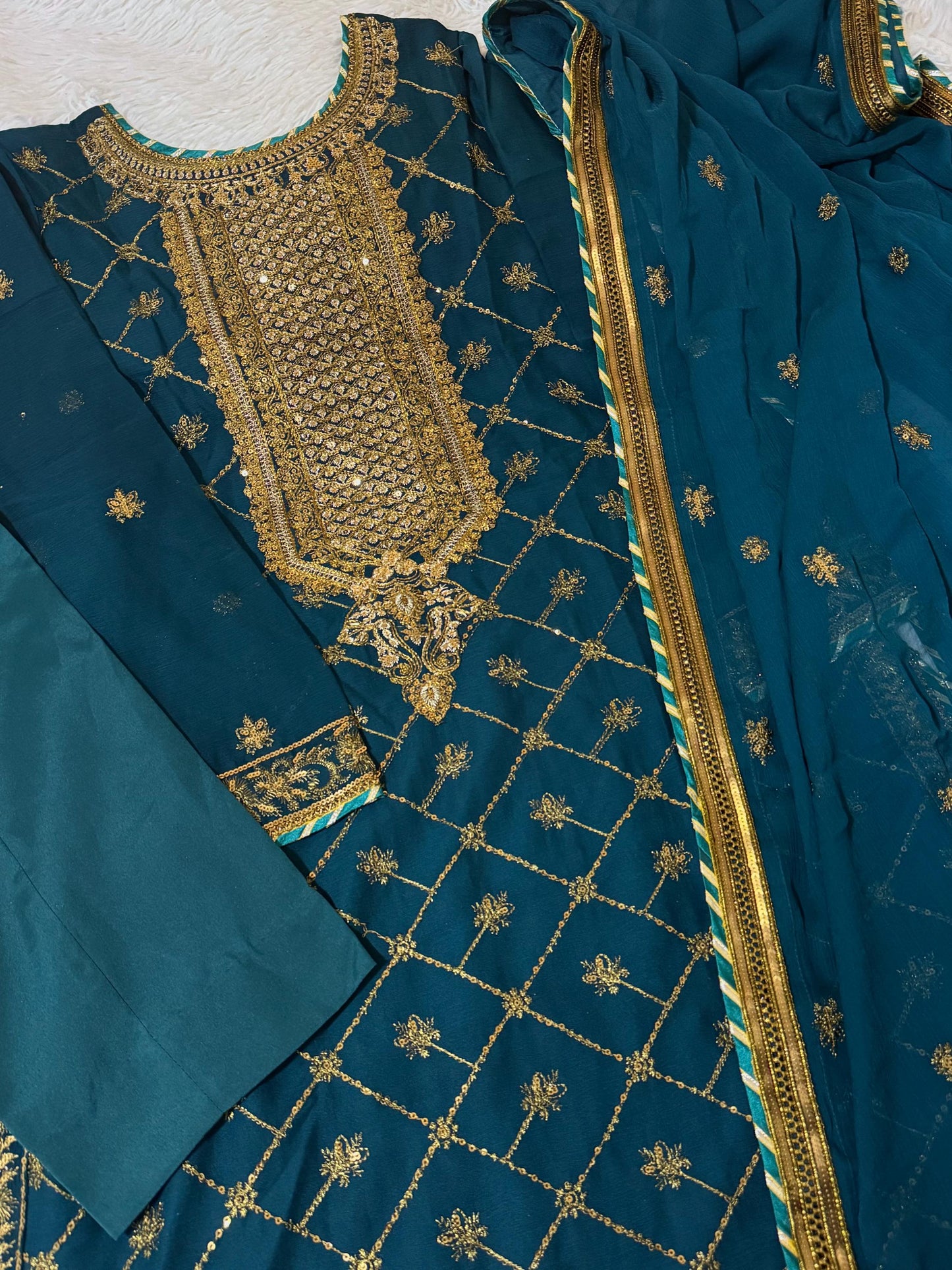 Asim Jofa Original Chiffon Embroidered Pakistani Designer Wear Size Medium