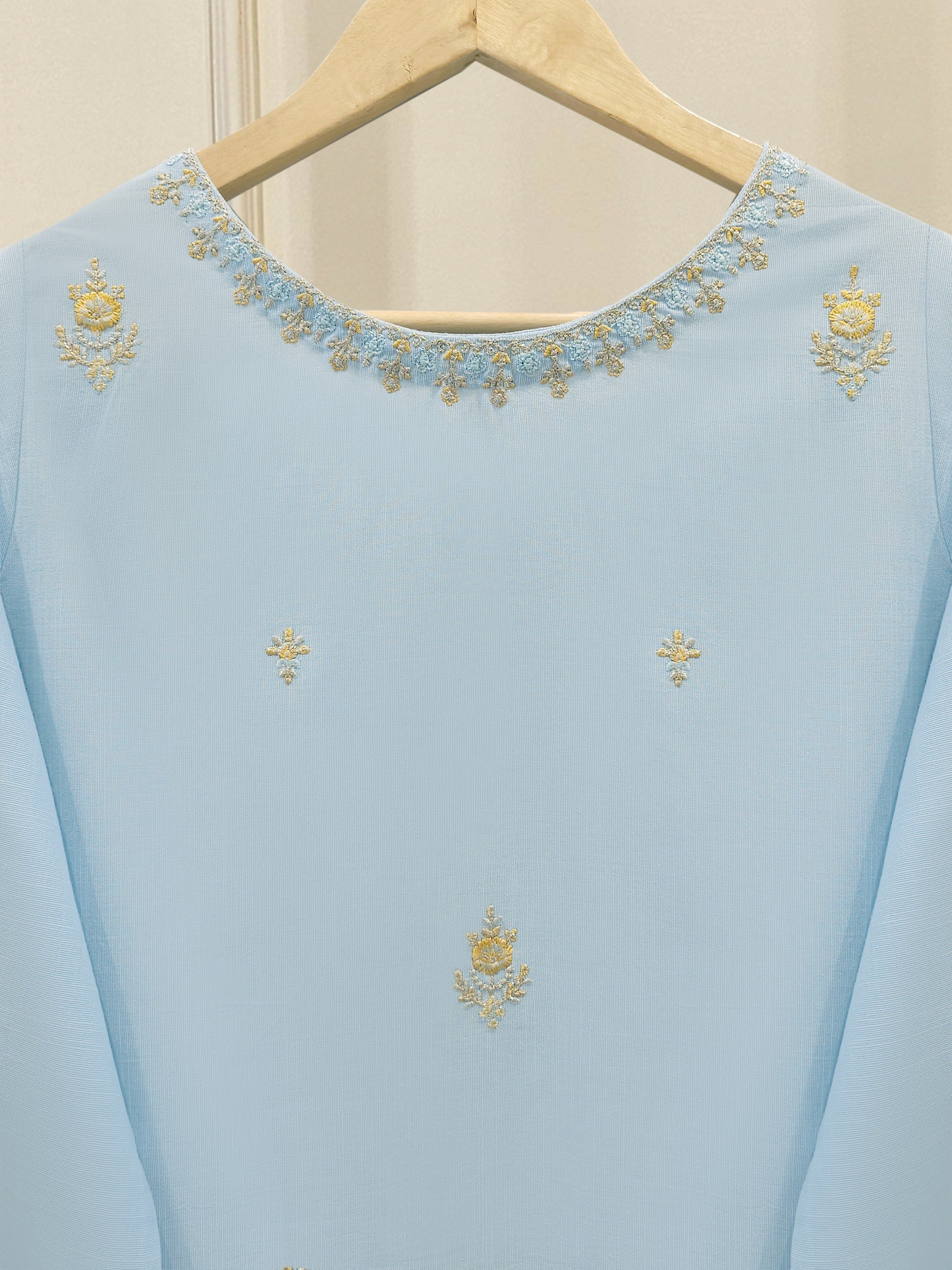 Agha Noor 3 Piece -Embroidered Khaddar Suit S112486