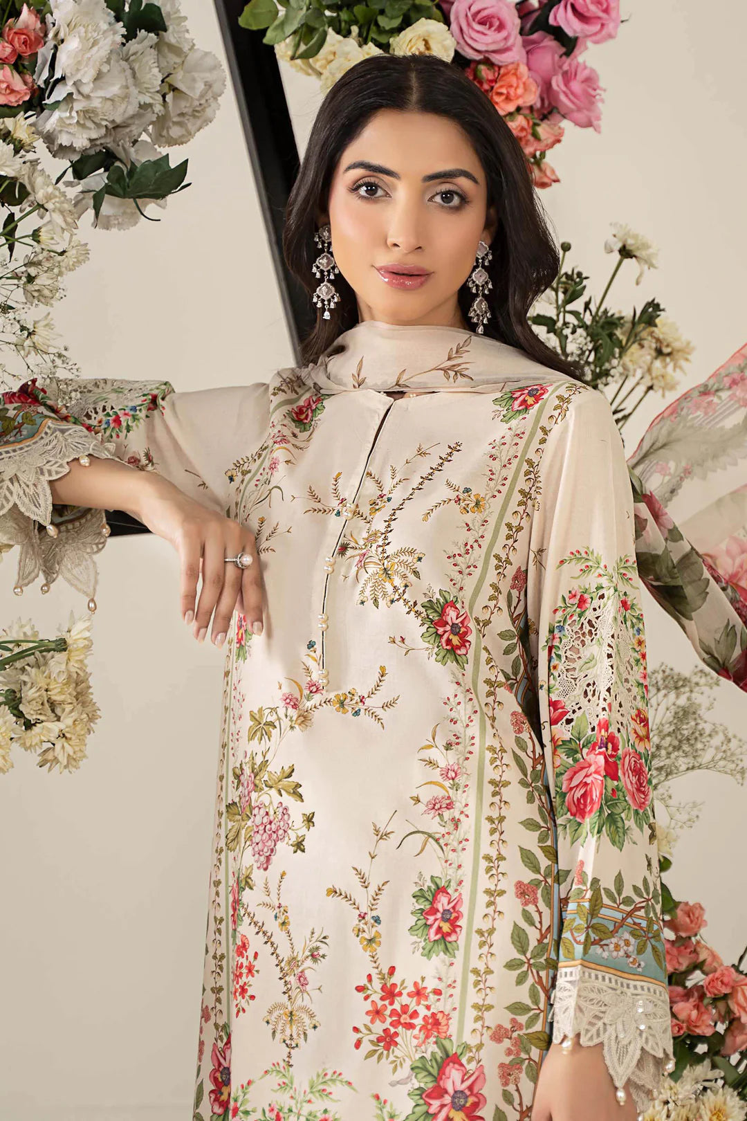 Maria B M Prints 3 Piece Stitched Embroidered Lawn Suit | MPT-2605-A