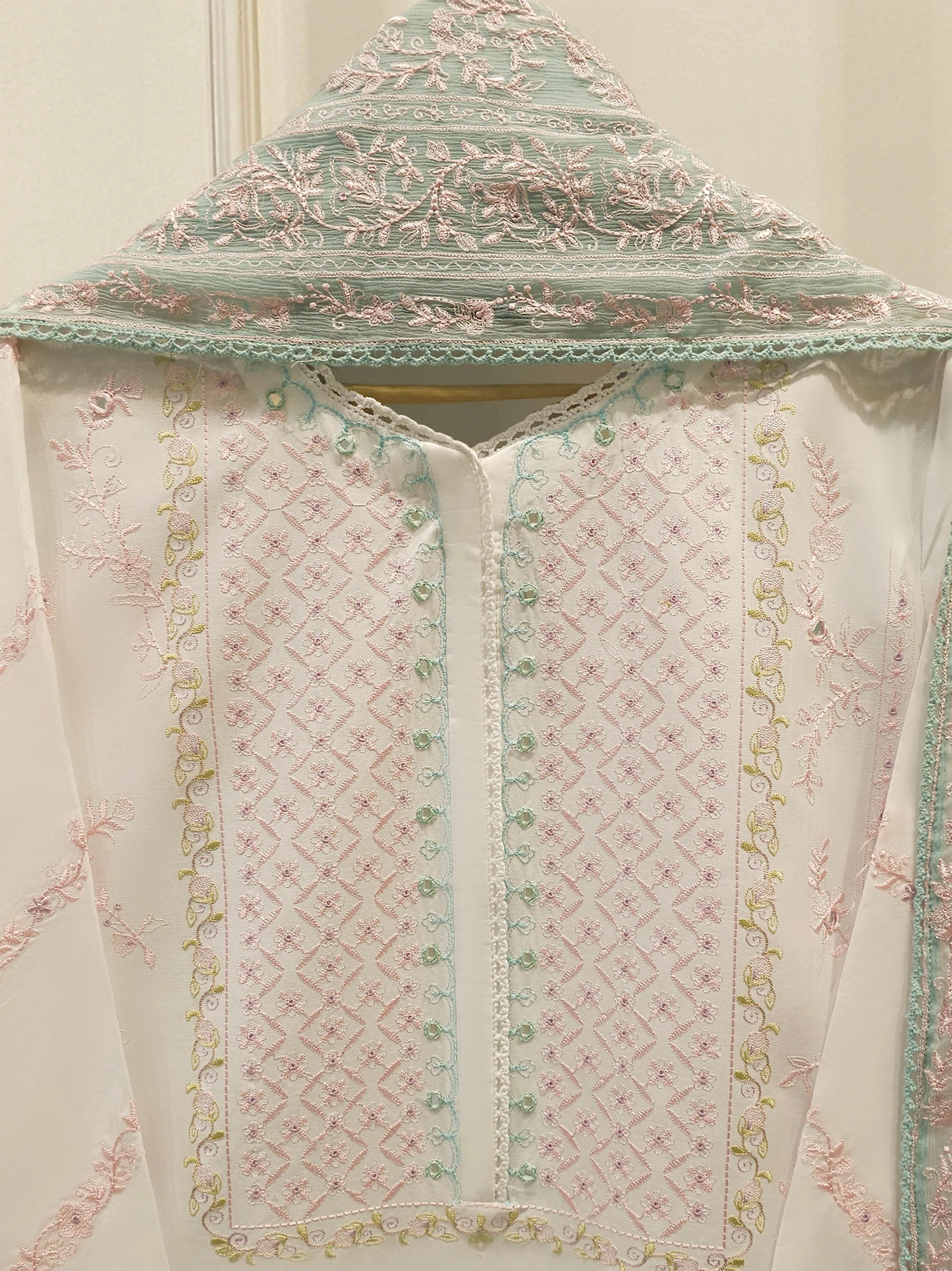 Agha Noor 3 Piece - Embroidered Lawn Suit S112071