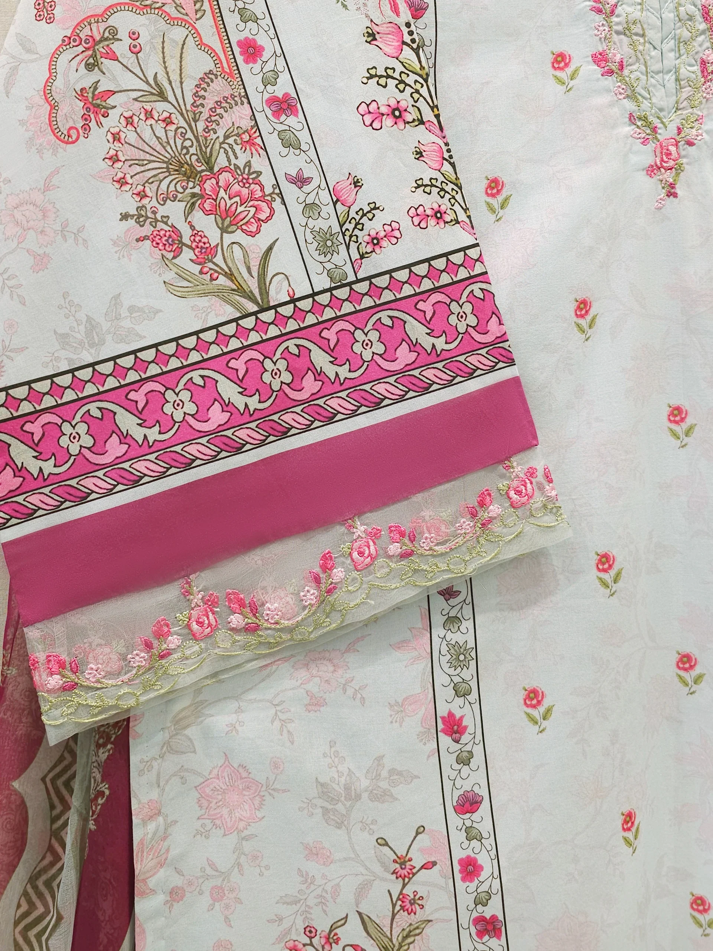 Agha Noor 2 Piece - Digital Printed Lawn Suit S112179
