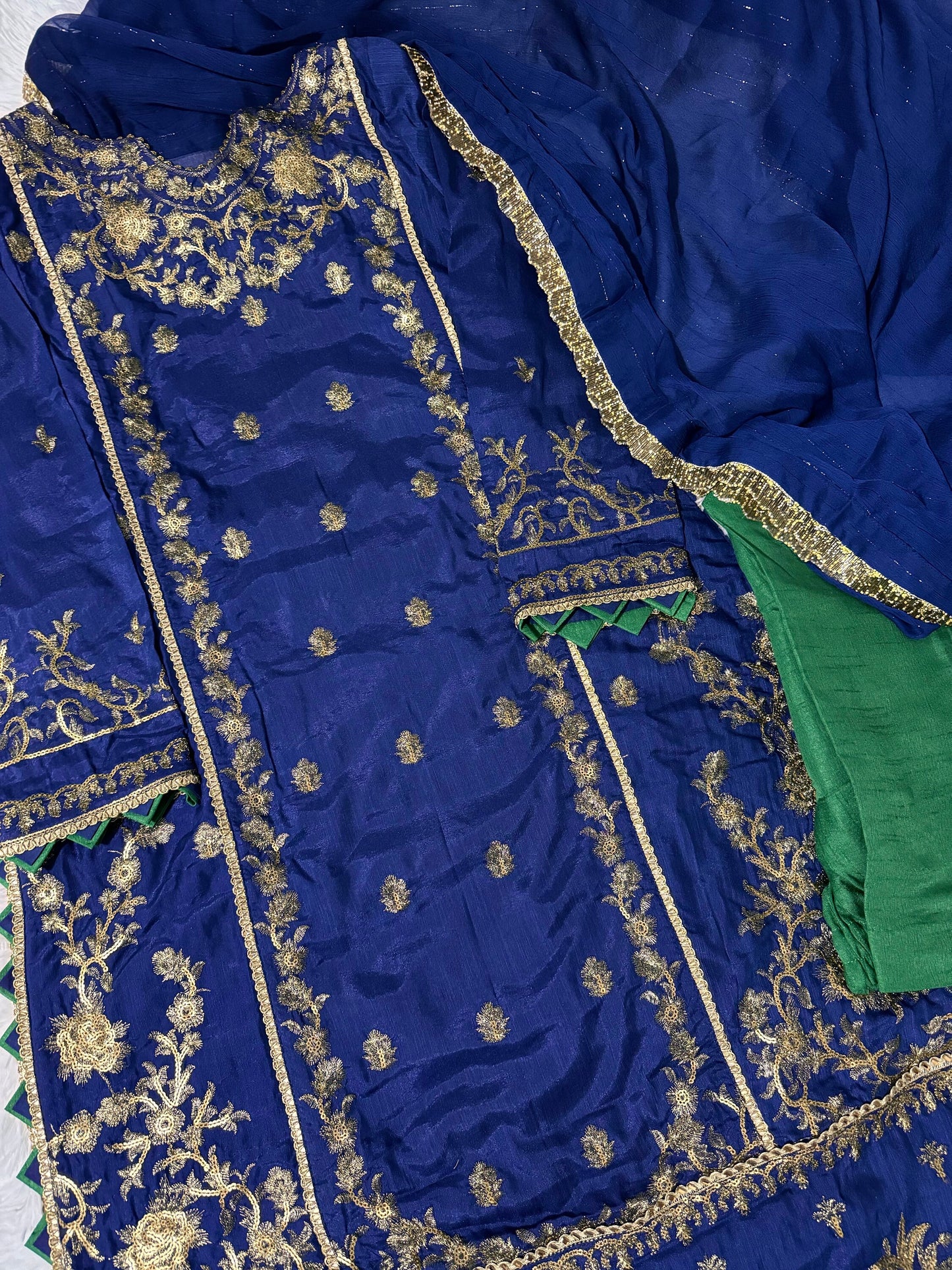 Asim Jofa Original Indian Raw Silk Embroidered Zari Sitara Collection Pakistani Designer Wear Size Medium & Large