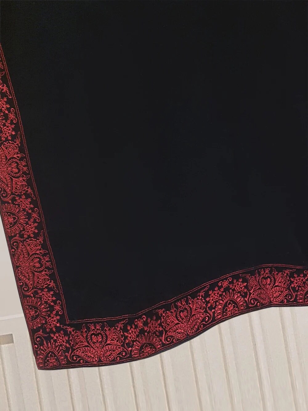 Agha Noor Original 2 Piece Velvet Embroidered Shirt & Pant