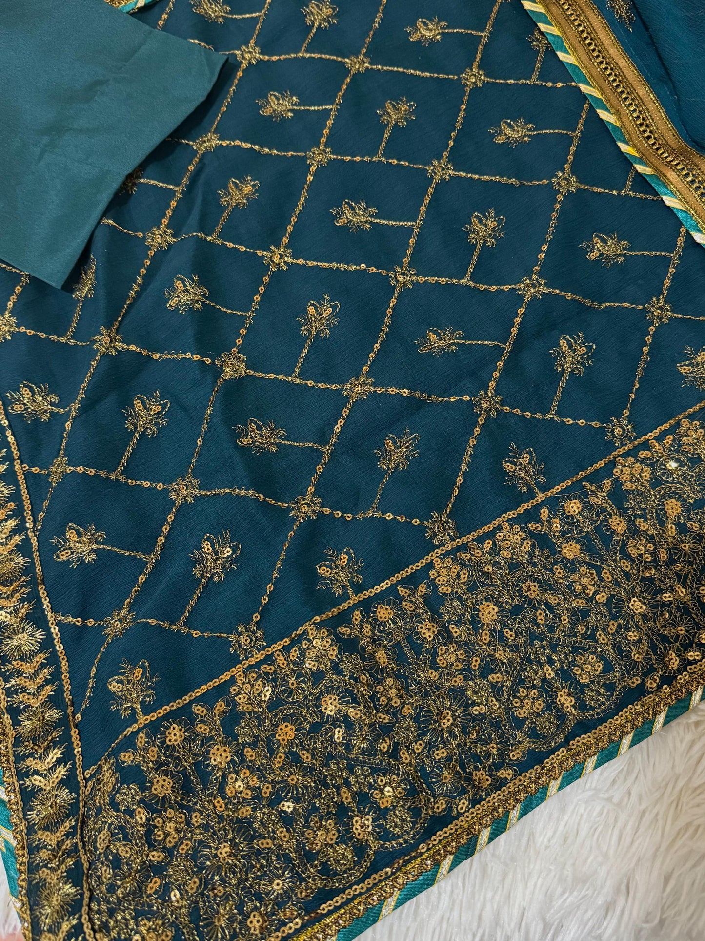 Asim Jofa Original Chiffon Embroidered Pakistani Designer Wear Size Medium