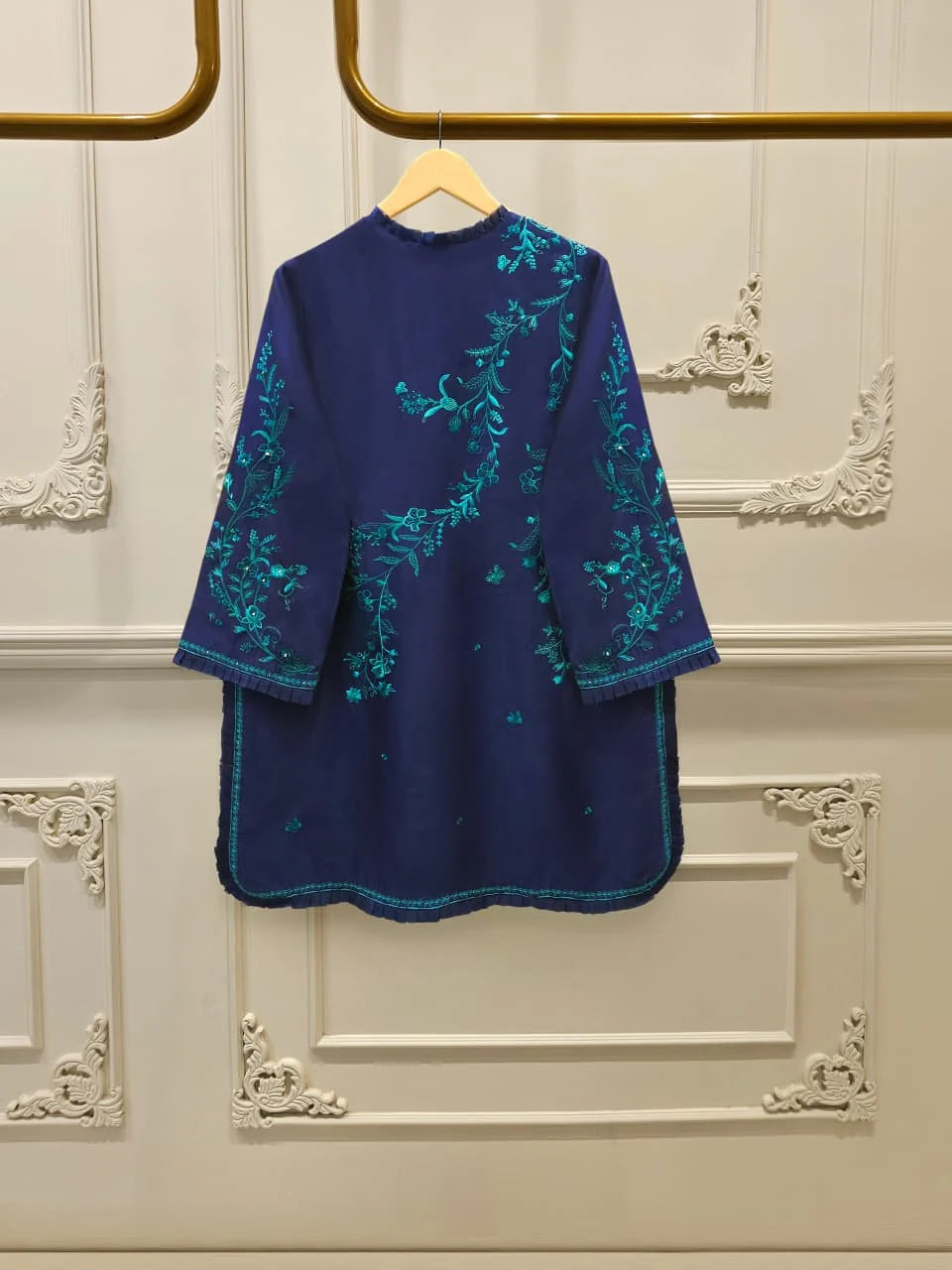 Agha Noor 3 Piece- Pure Sheesha Silk Embroidered Suit S115107