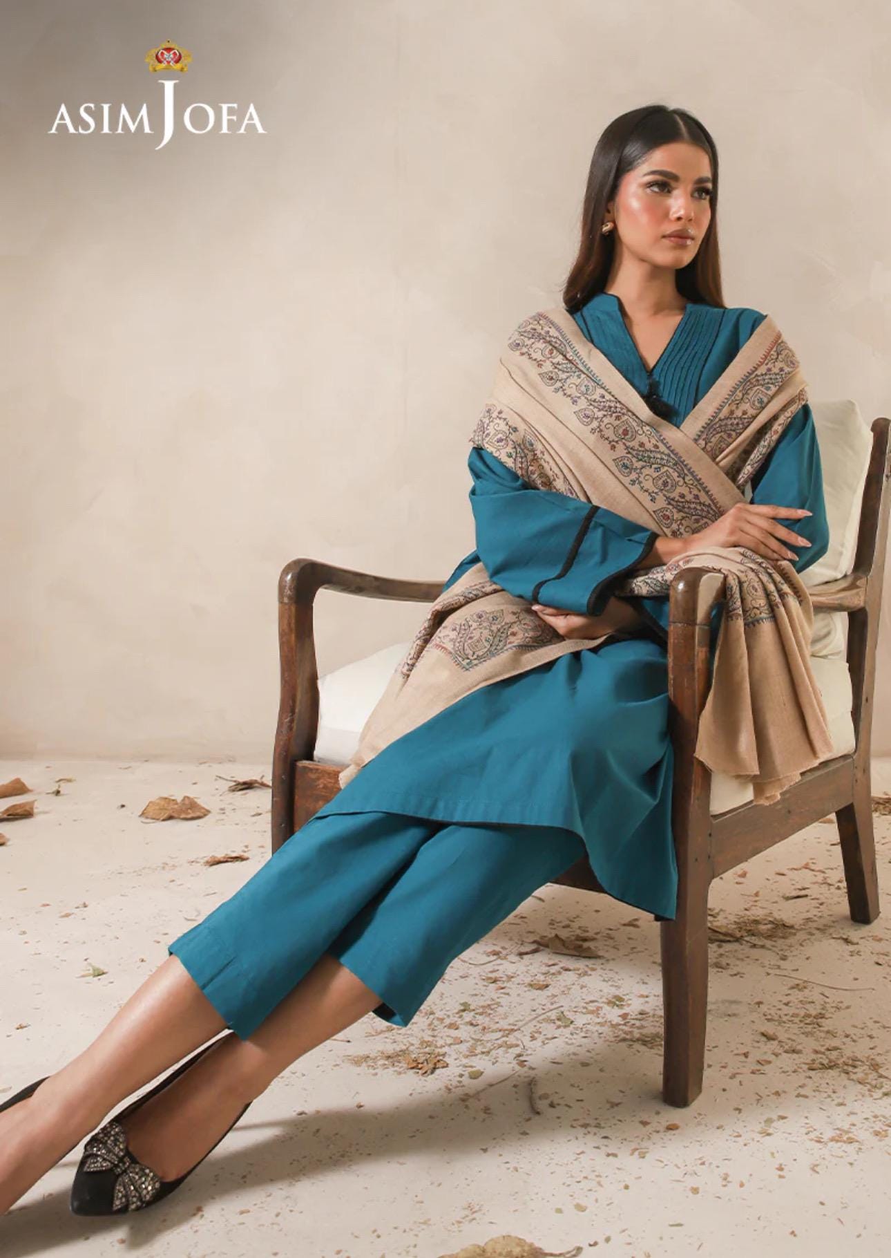 Kashmiri Hand Embroidered Shawl Pashmina Asim Jofa Brand Pakistani Indian Ready To Wear Winter Collection