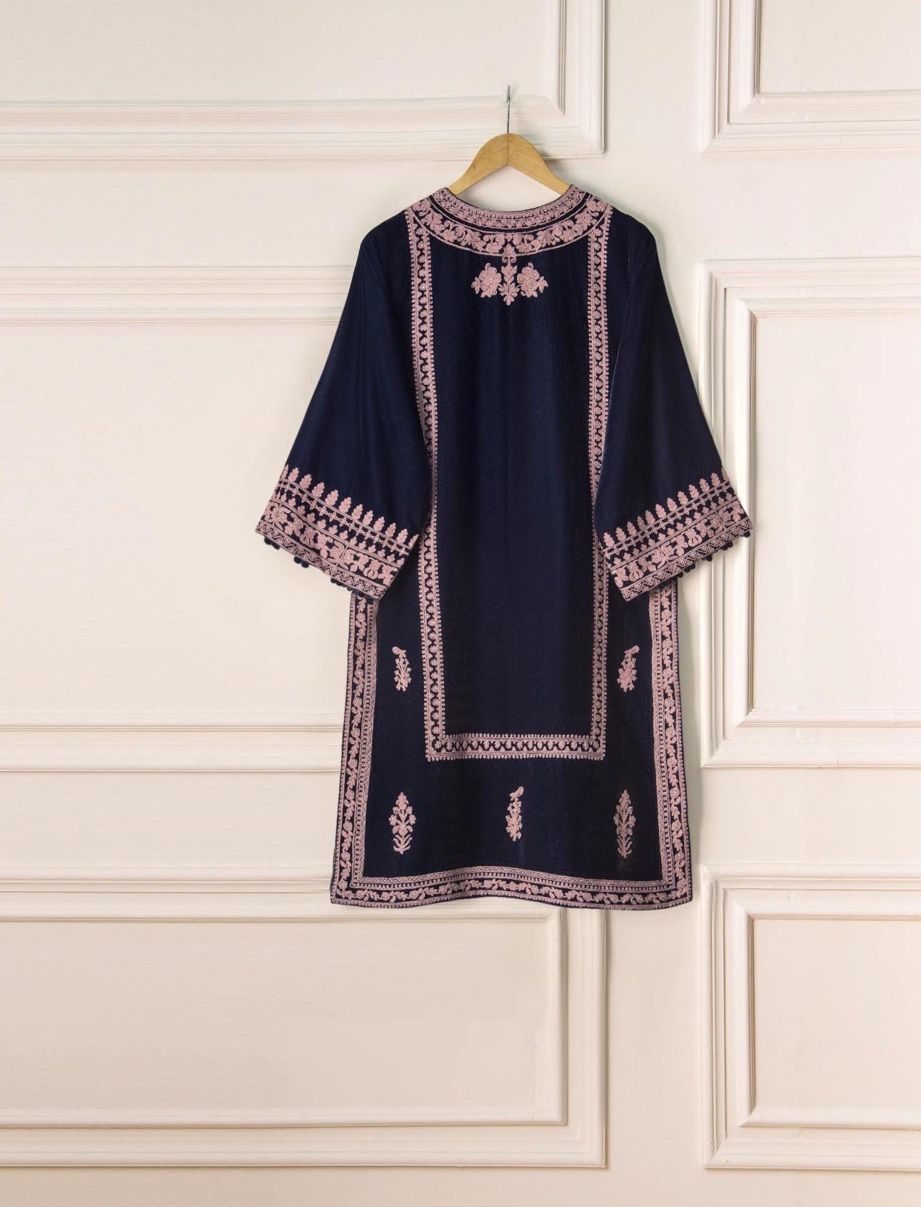 Agha Noor Original 2 Piece Velvet Embroidered