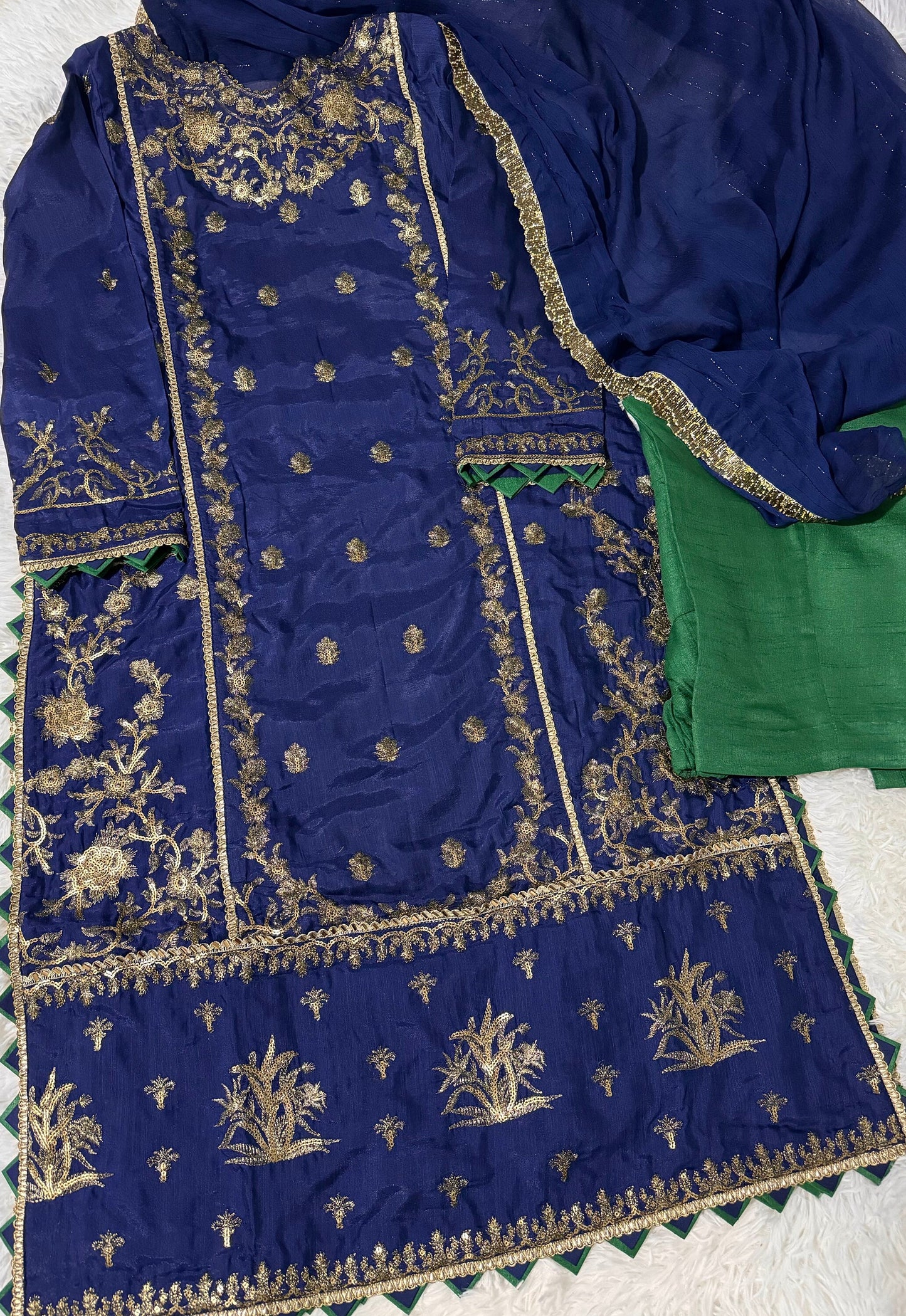 Asim Jofa Original Indian Raw Silk Embroidered Zari Sitara Collection Pakistani Designer Wear Size Medium & Large