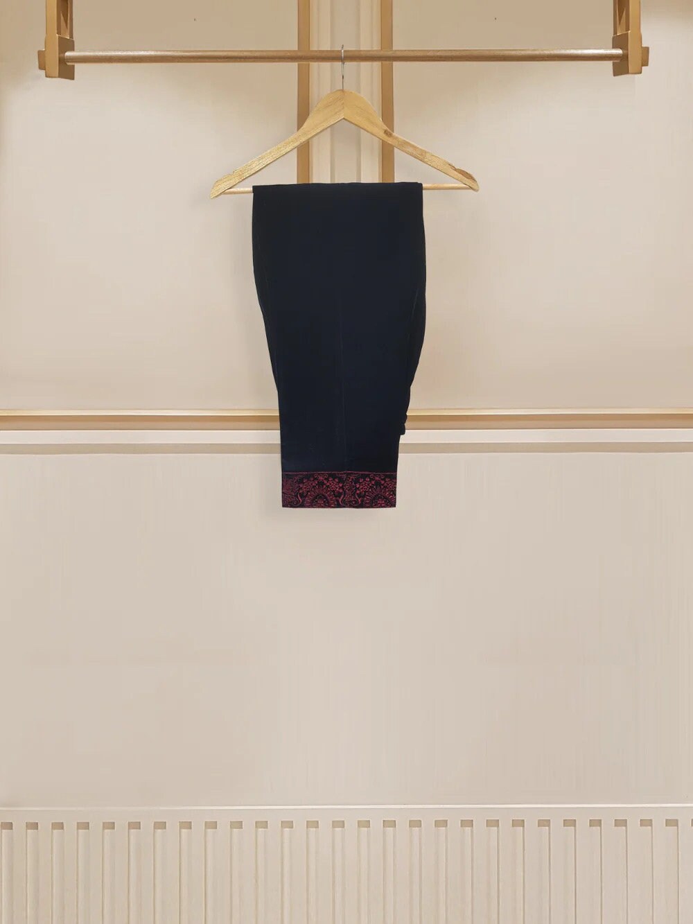 Agha Noor Original 2 Piece Velvet Embroidered Shirt & Pant
