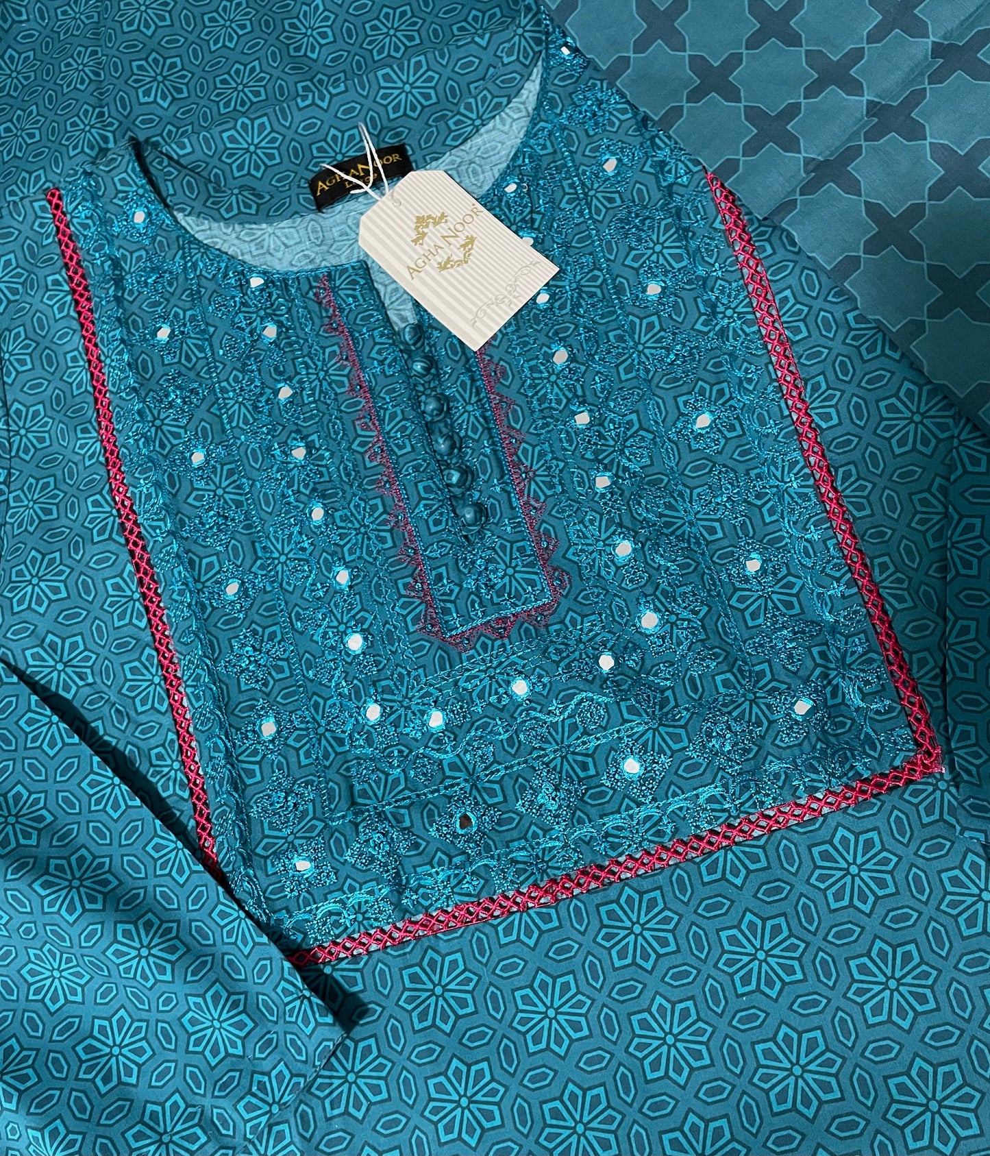 Agha Noor 2 Piece Lawn Shirt & Dupatta