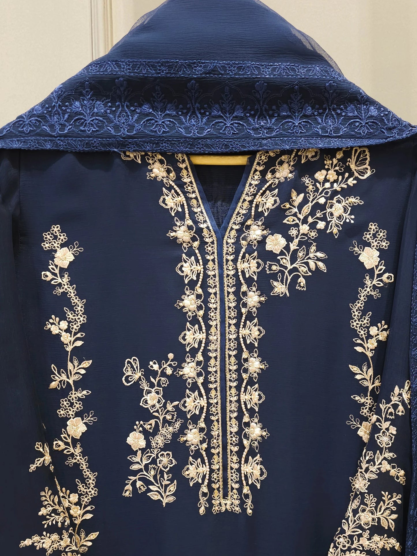 Agha Noor 3 Piece - Pure Chiffon Embroidered Dress S112692