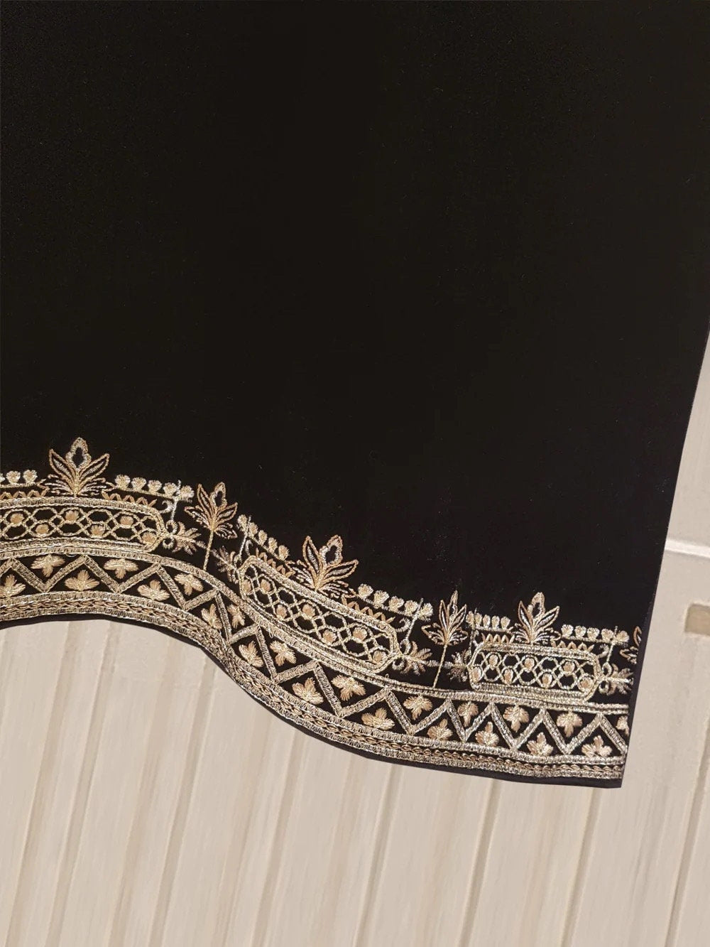 Agha Noor Velvet Embroidered 2 Piece