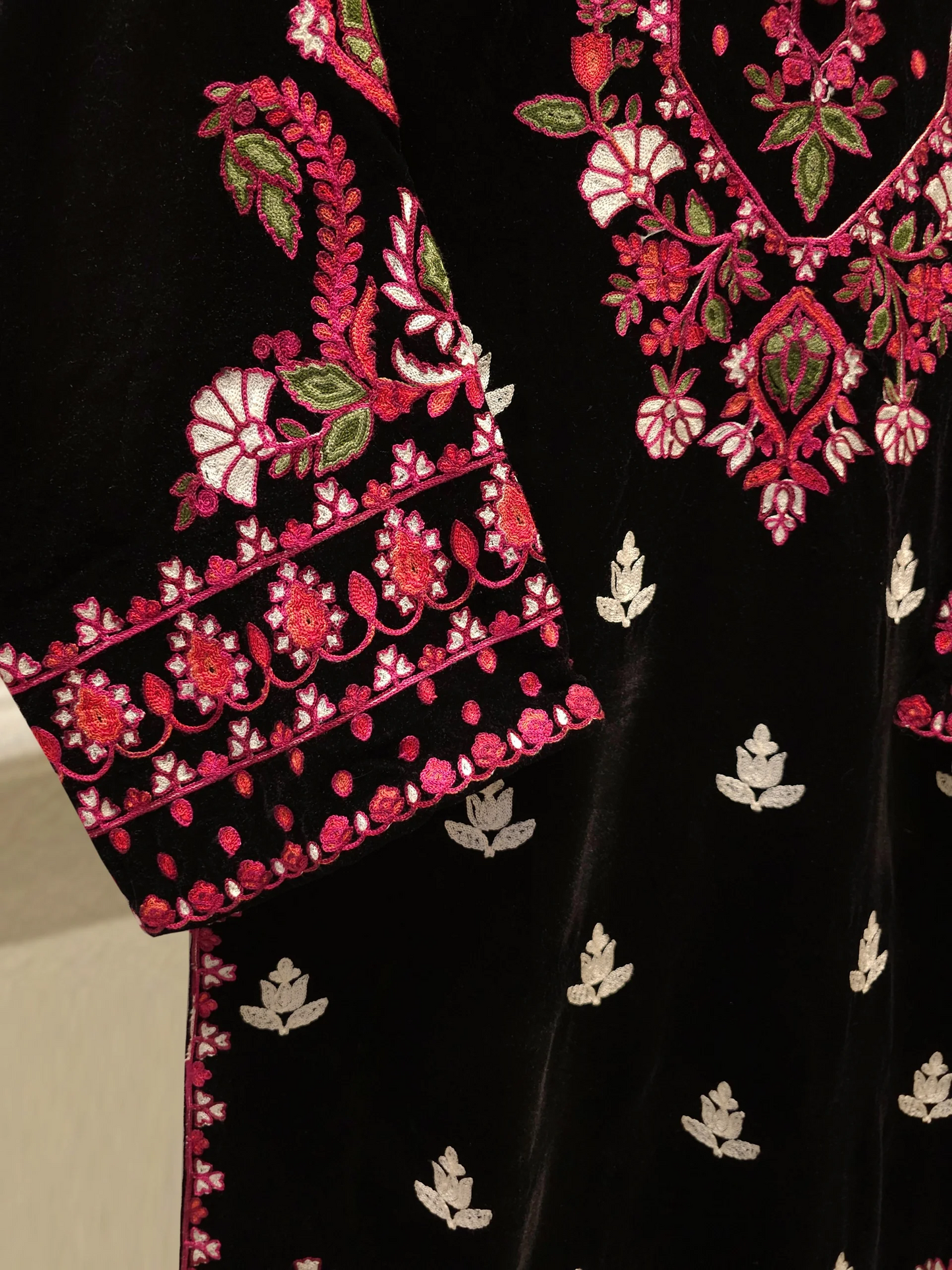 Agha Noor 2 Piece-Velvet Embroidered Suit S112840