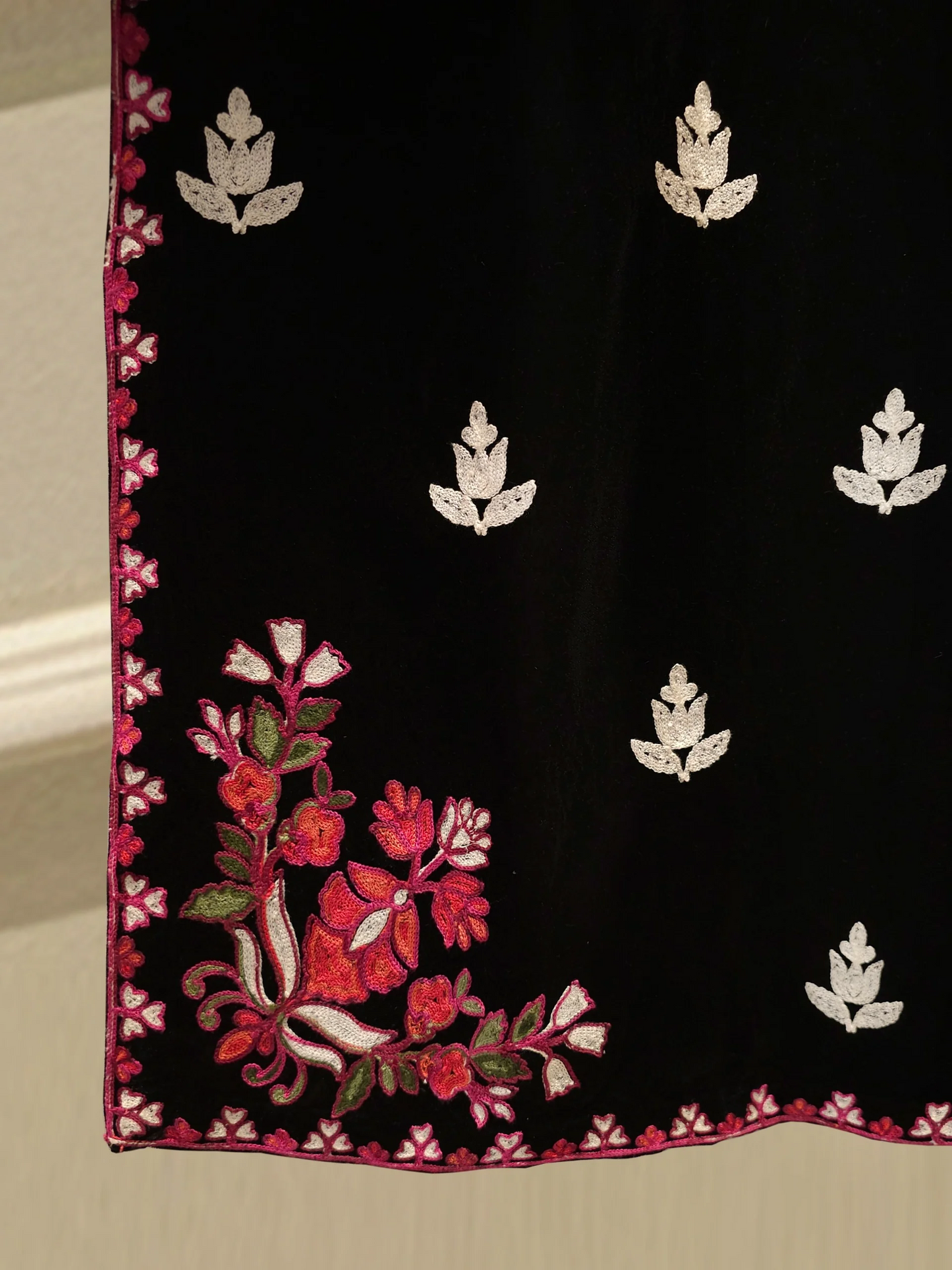 Agha Noor 2 Piece-Velvet Embroidered Suit S112840