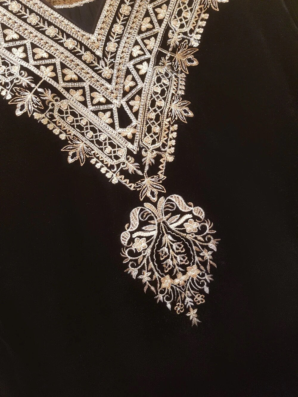 Agha Noor Velvet Embroidered 2 Piece