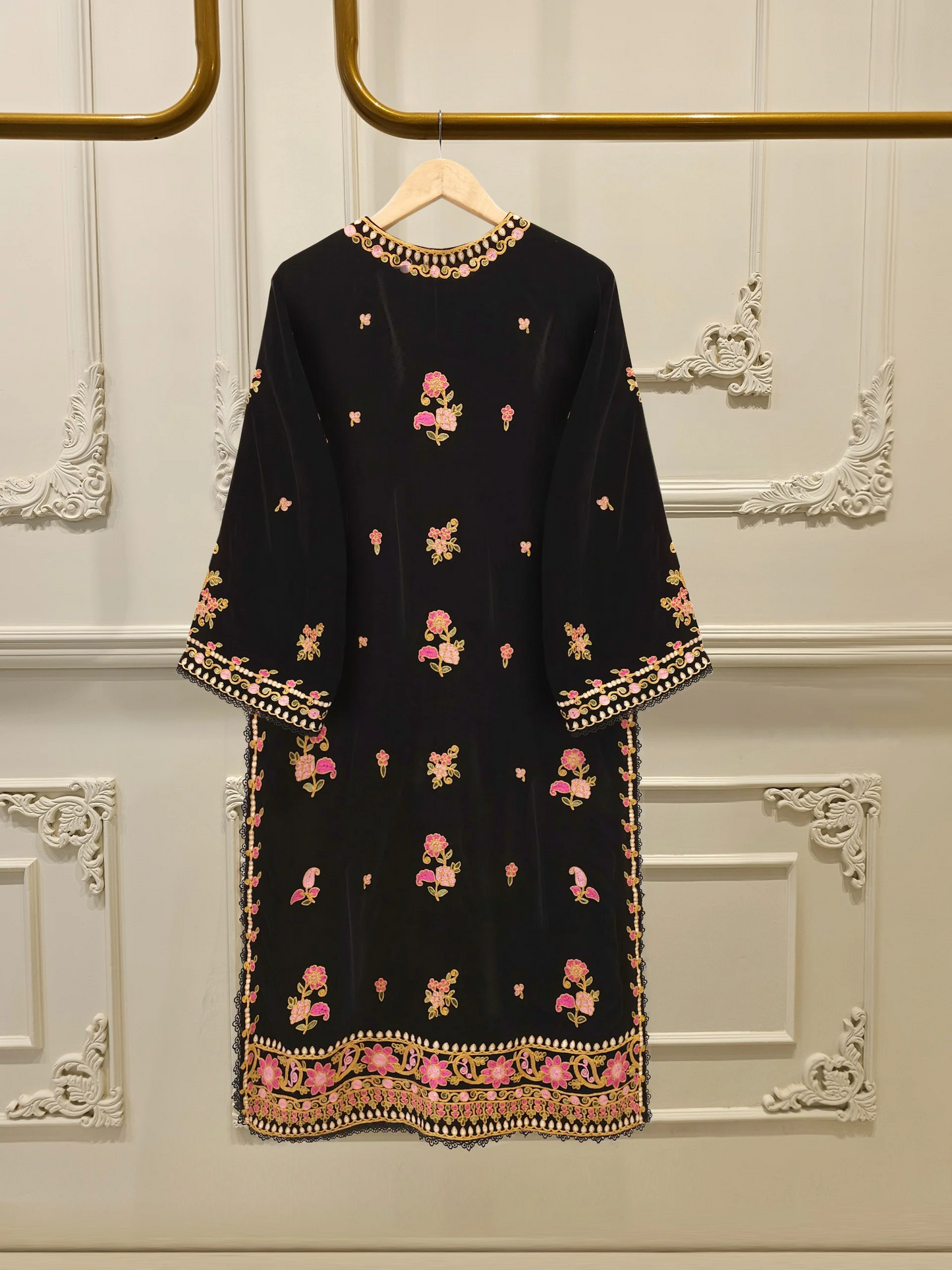 Agha Noor 3 Piece-Velvet Embroidered Suit