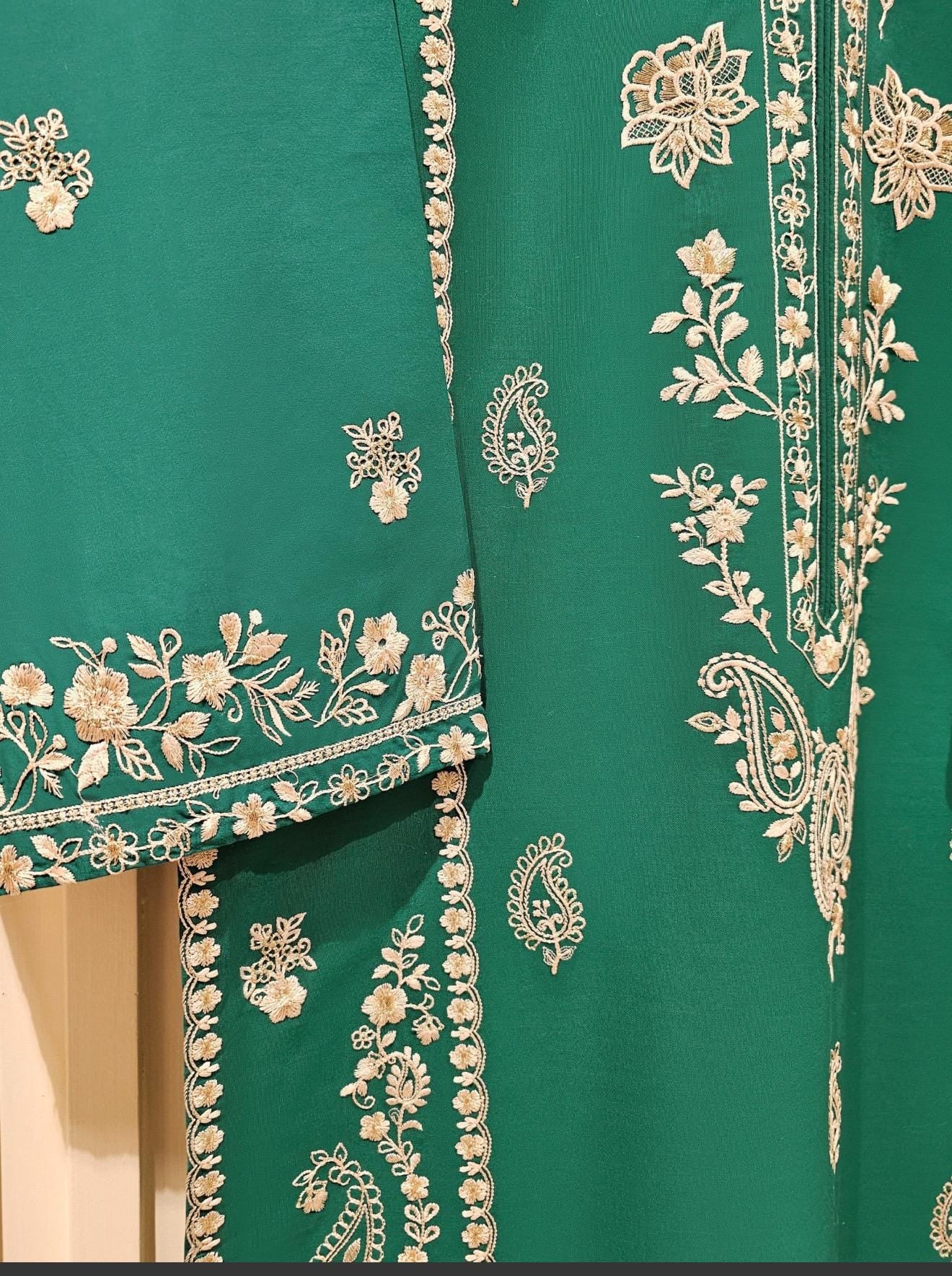 Agha Noor Original 2 Piece Lawn Embroidered