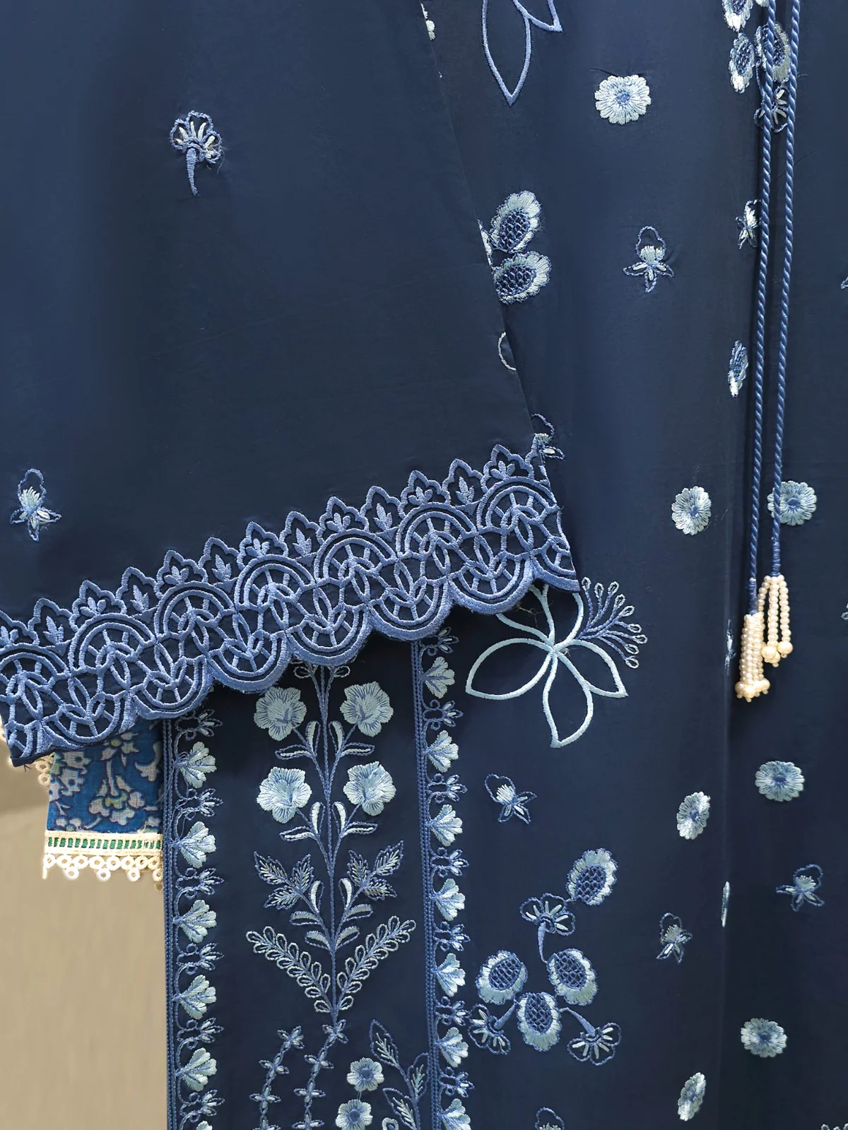 Agha Noor 3 Piece - Embroidered Lawn Suit S112213