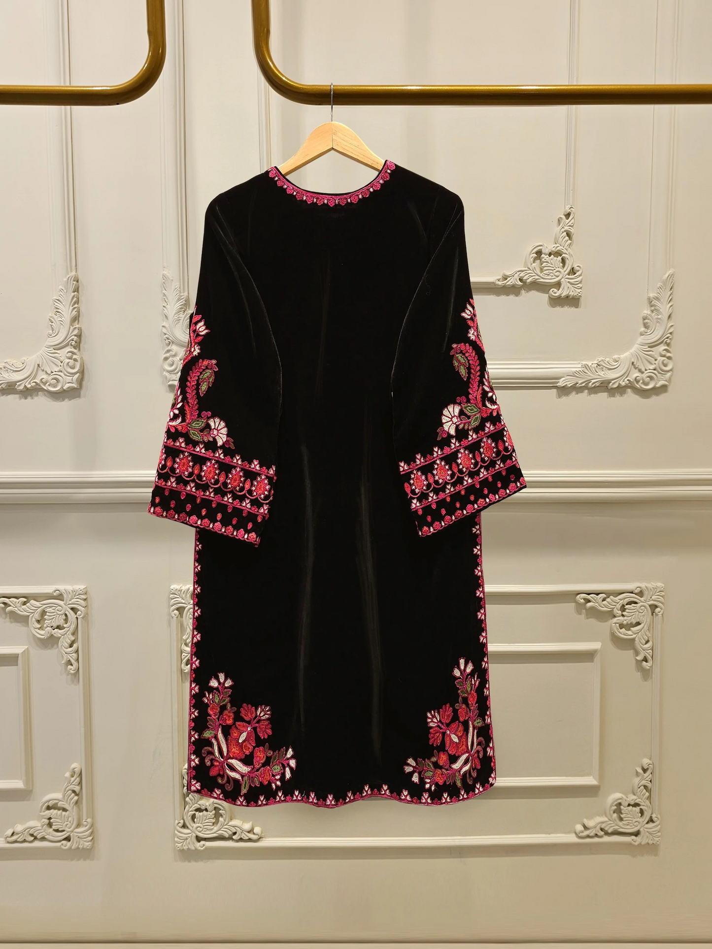 Agha Noor 2 Piece-Velvet Embroidered Suit S112840