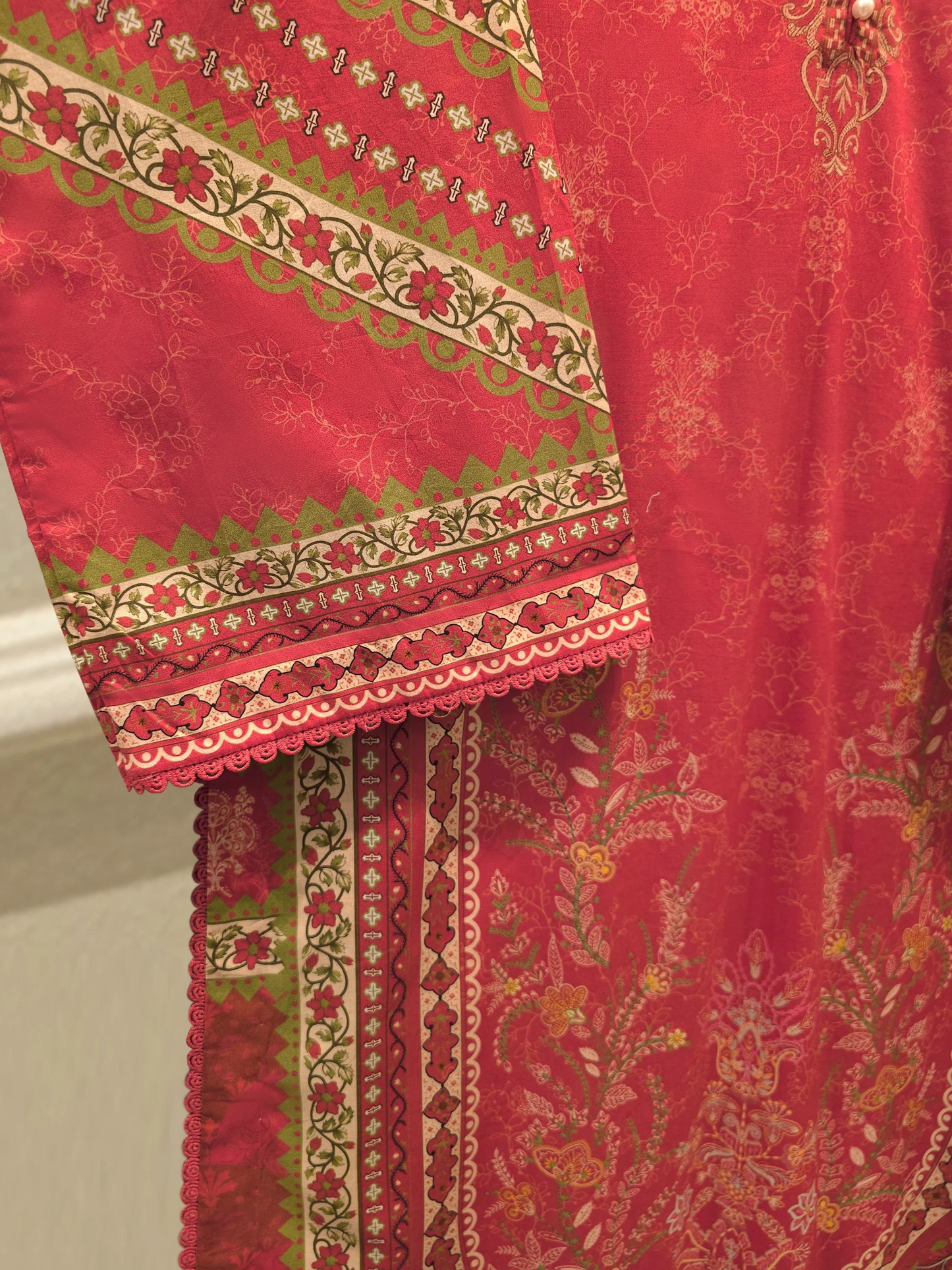 Agha Noor 3 Piece - Cambric Lawn Suit S113033