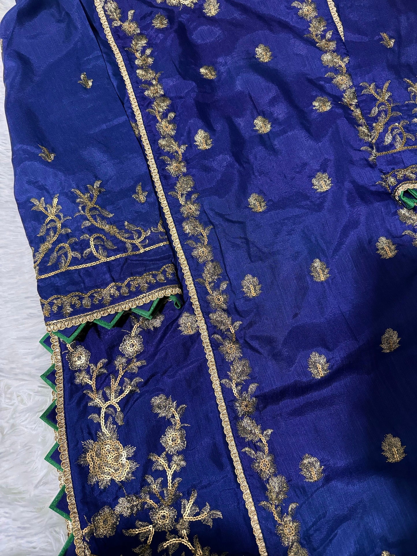 Asim Jofa Original Indian Raw Silk Embroidered Zari Sitara Collection Pakistani Designer Wear Size Medium & Large