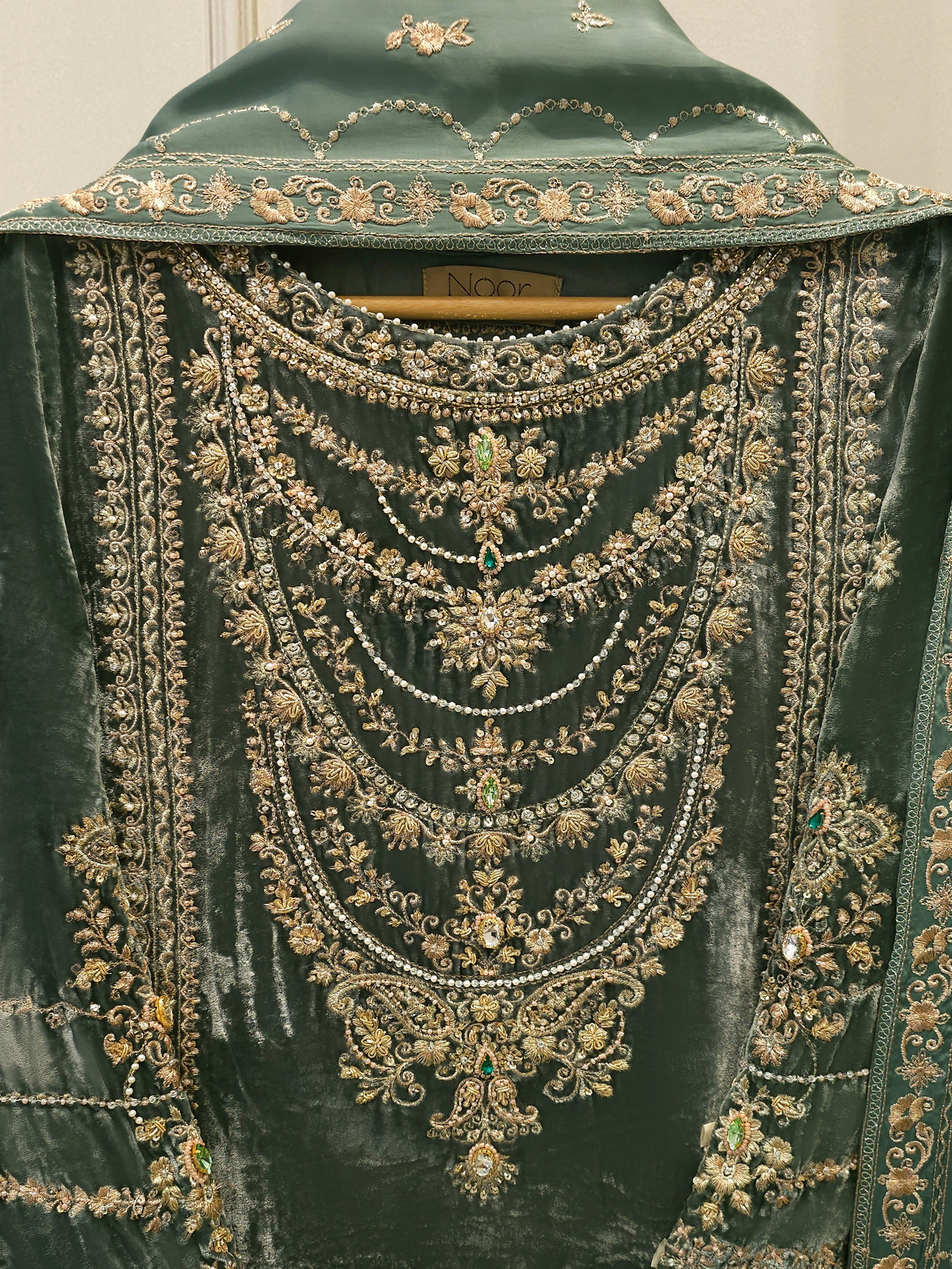 Agha Noor 3 Piece-Velvet Embroidered Suit WS00220