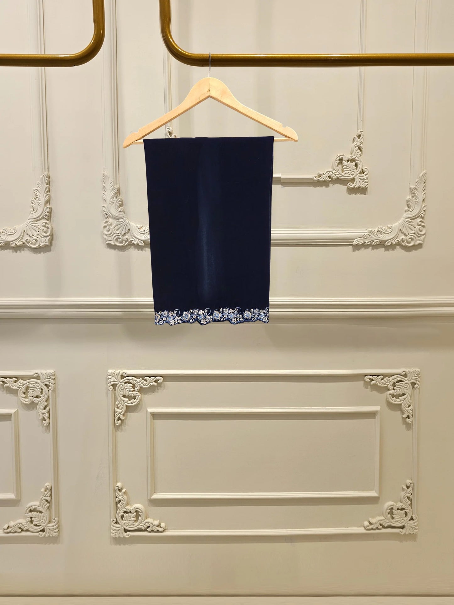 Agha Noor 3 Piece-Velvet Embroidered Suit S112488