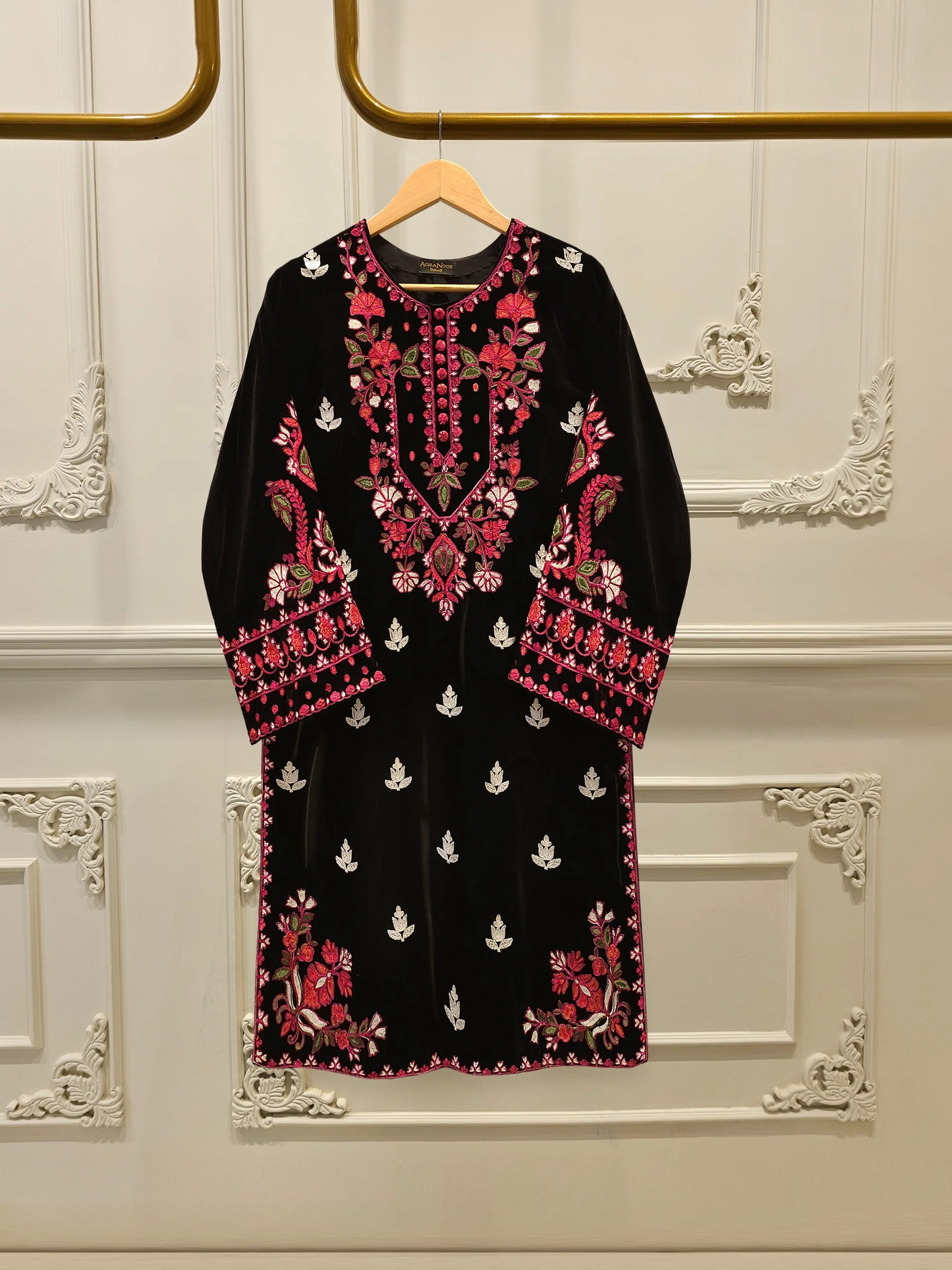 Agha Noor 2 Piece-Velvet Embroidered Suit S112840