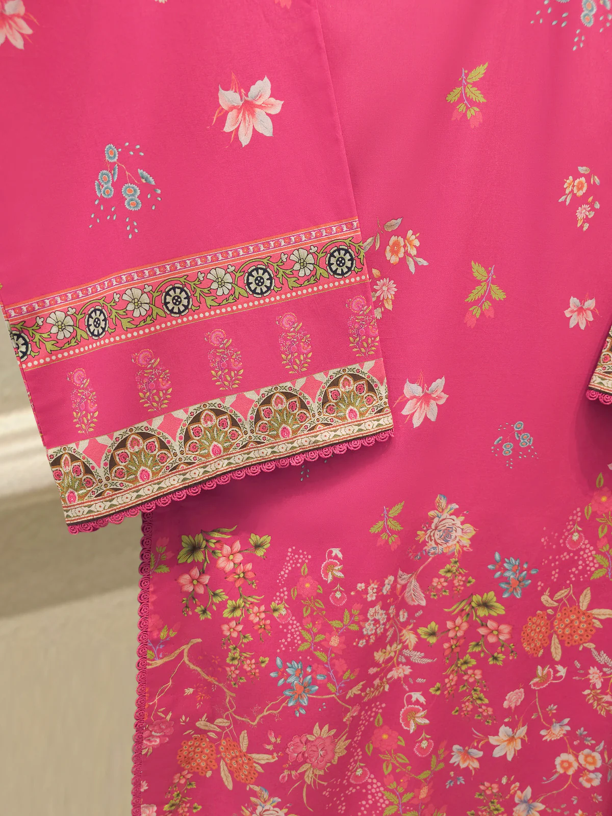 Agha Noor 3 Piece - Cambric Lawn Suit S113357